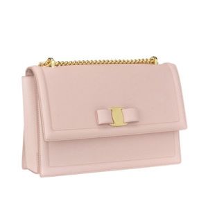 Salvatore Ferragamo
Ginny light pink leather bag